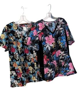 BUNDLE of 2 Floral V-Neck Scrub Tops Dickies & iFlex by Cherokee, Size Large